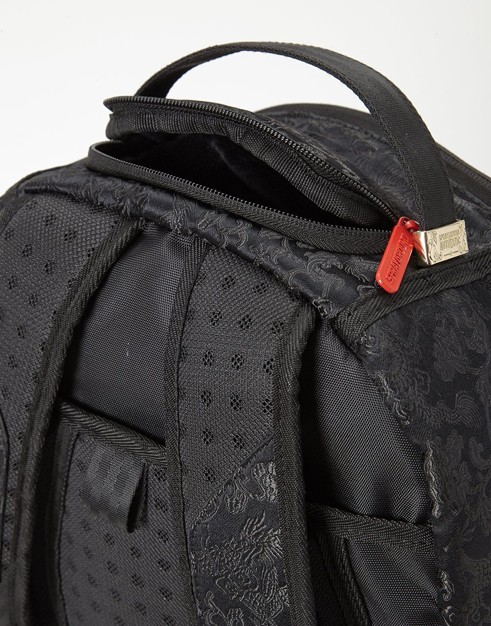 DRAGON SIDE SHARK CARGO