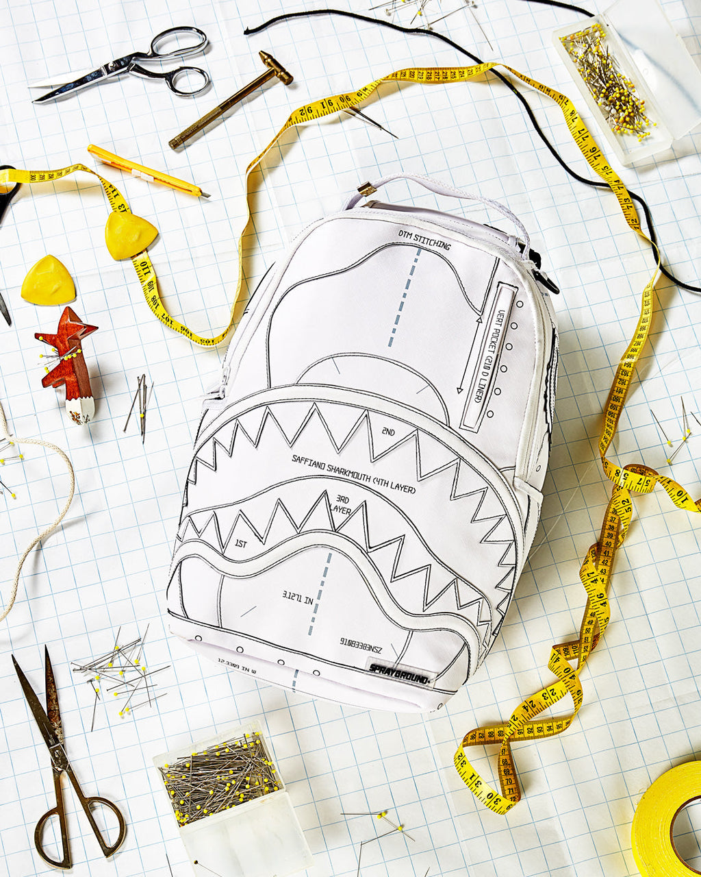 TECHNICAL CUT & SHARK BACKPACK (DLXV)