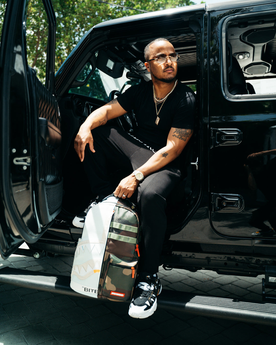 SPLIT WEIRD BACKPACK (DLXV)