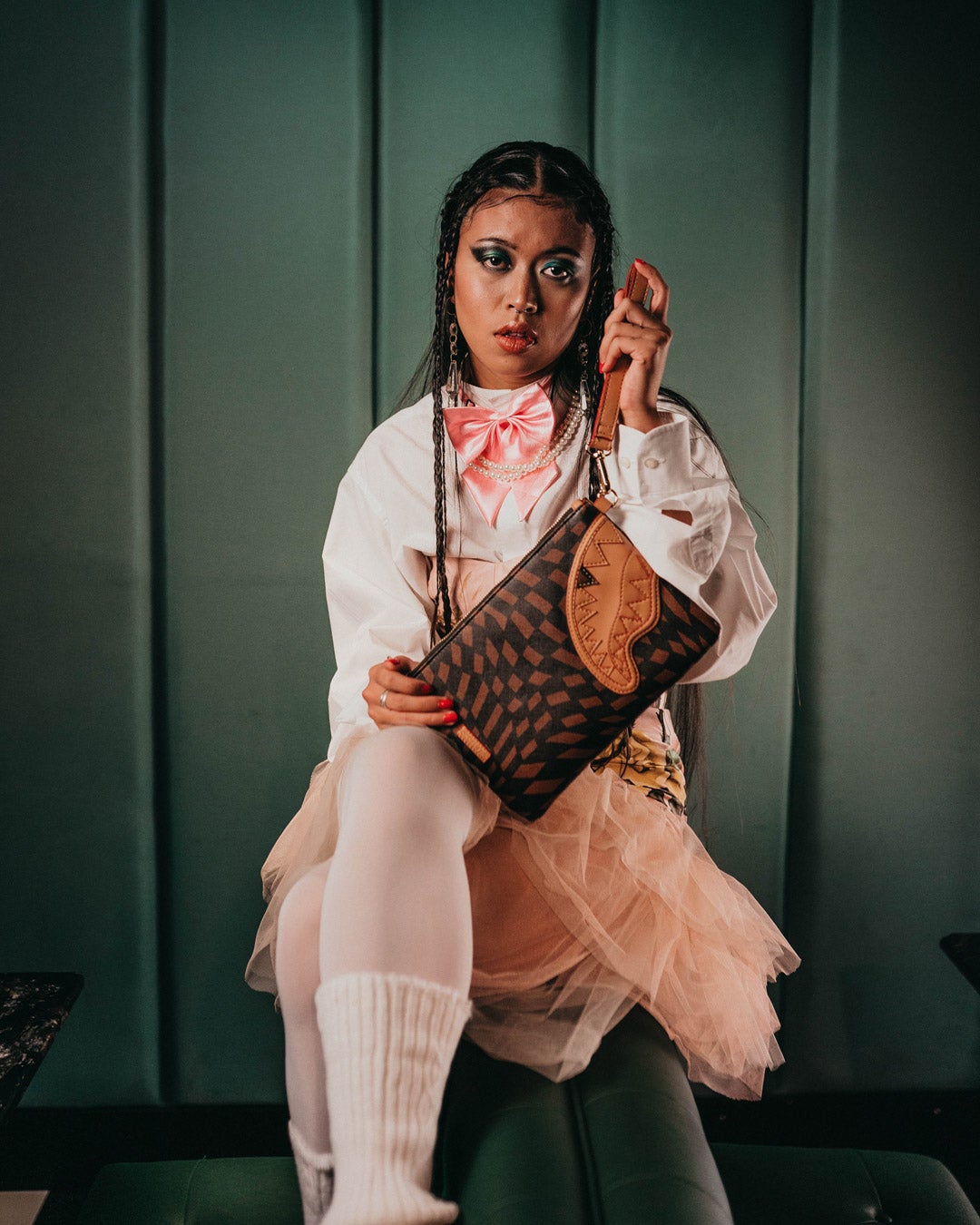 TRIPPY HENNY CROSSOVER CLUTCH