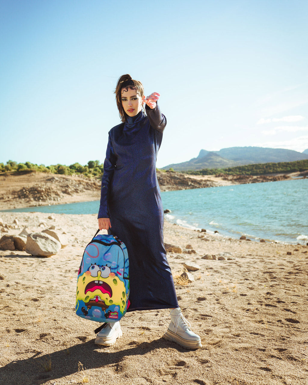 SPONGEBOB SHARK SHAPE SPONGE (DLXR)