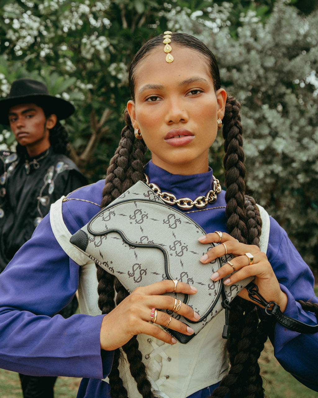 THE GETAWAY CROSSOVER CLUTCH