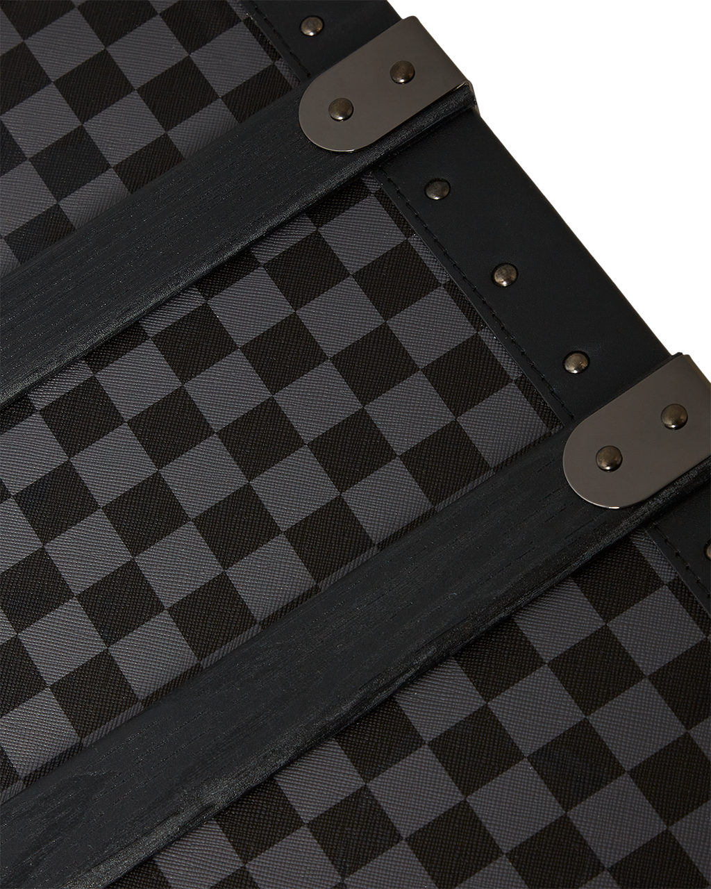 VANQUISH II WARDROBE TRUNK