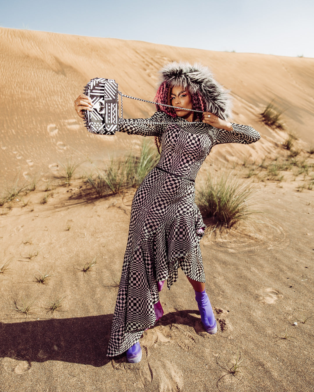 A.I.8 AFRICAN INTELLIGENCE - ORIGIN STORY SHARK HANDBAG