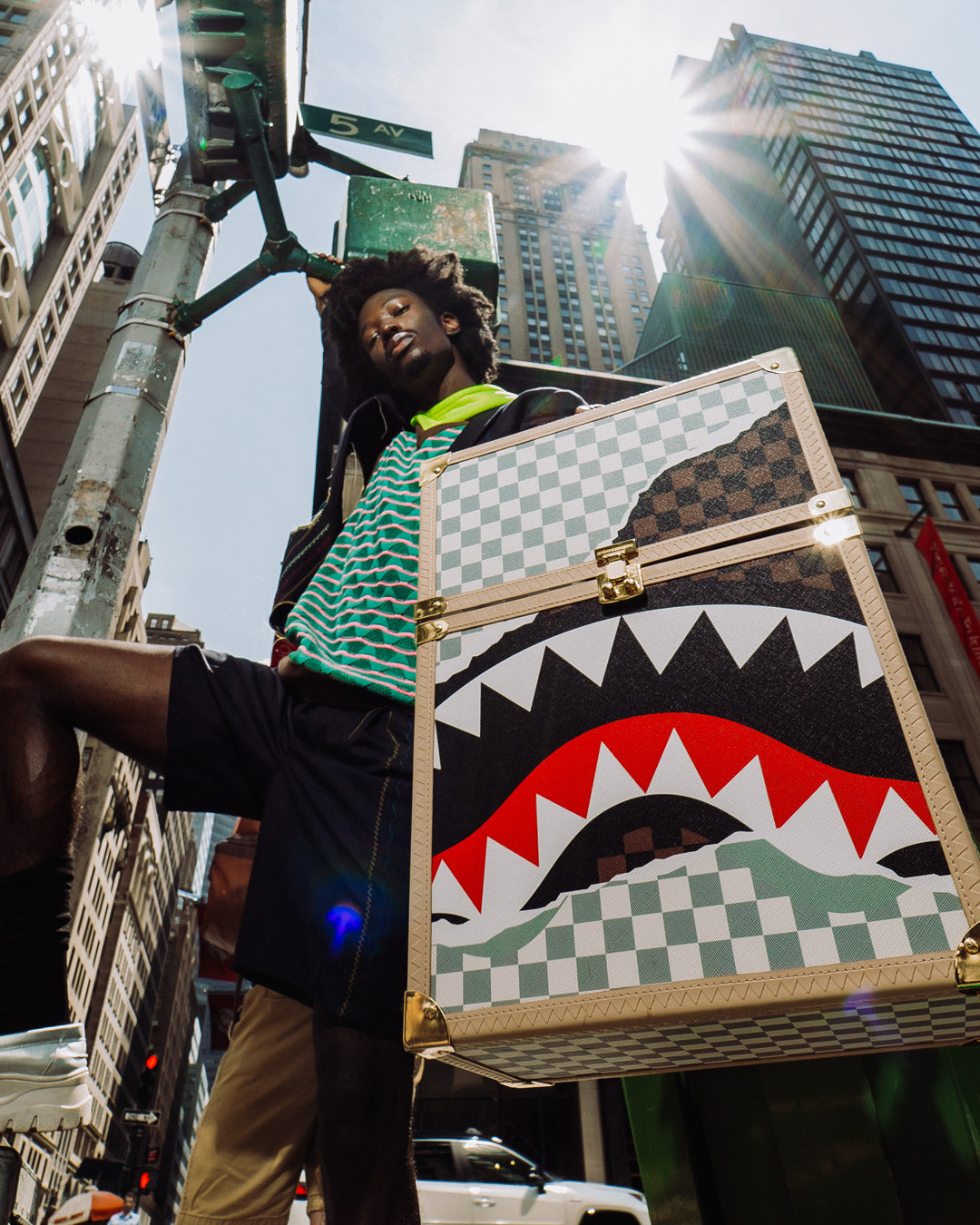 UNSTOPPABLE ENDEAVORS II CHATURANGA SHARK 1900 BACKPACK