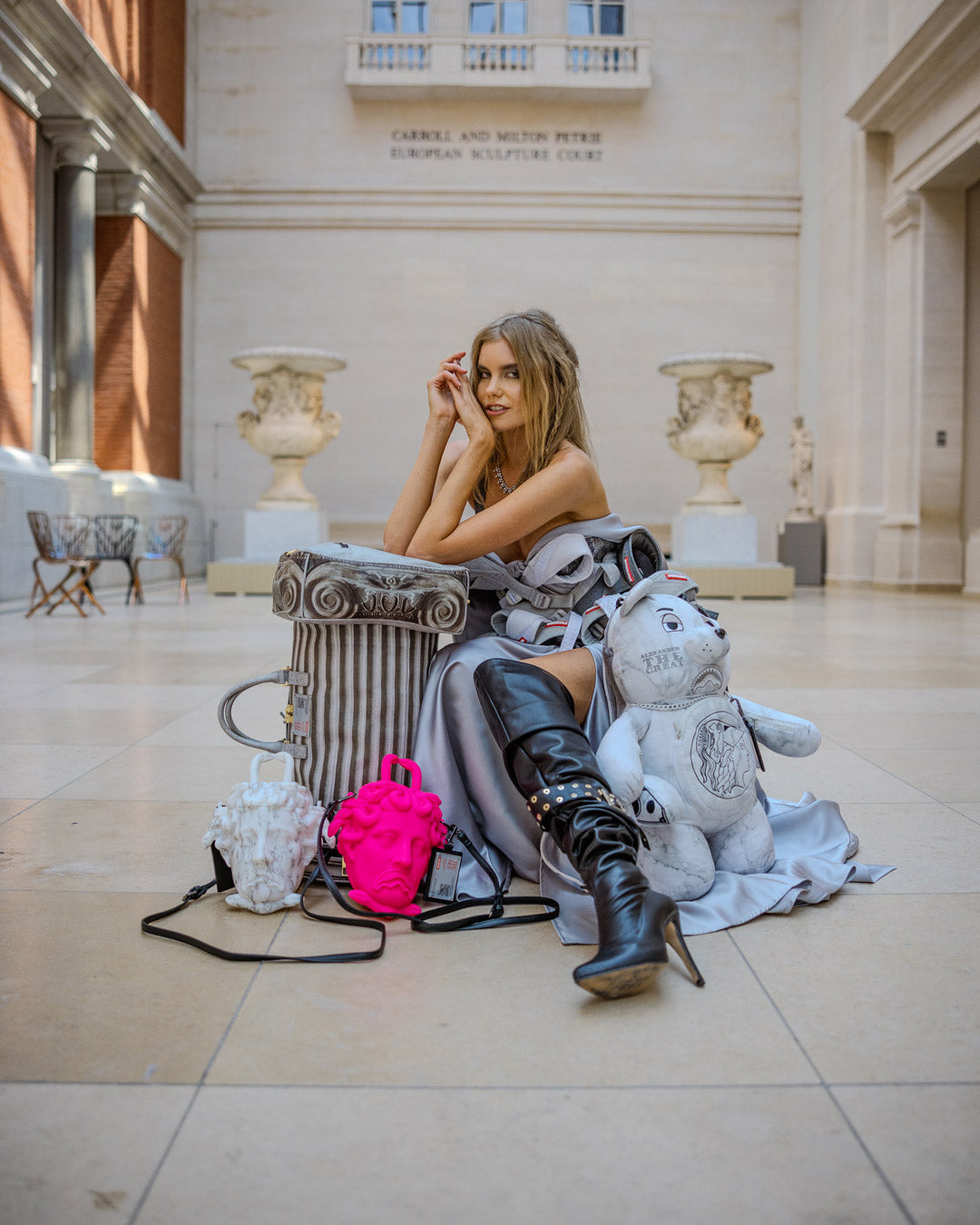 THE MET CANOVA MEDUSA HANDBAG (PINK)