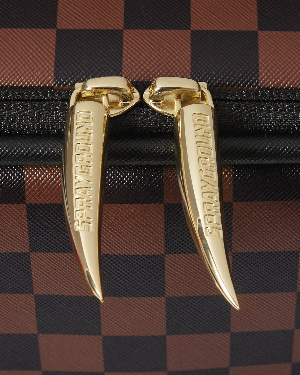 A.i.3 THE LEGACY JETSETTER CARRY-ON LUGGAGE