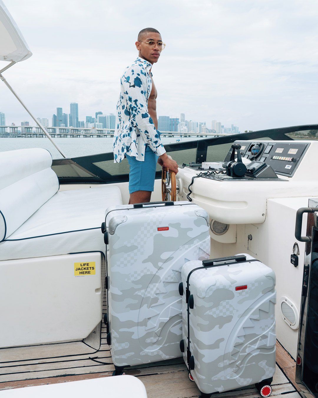 3AM LE BLANC SHARKNAUTICS HARDSHELL FULL-SIZE LUGGAGE