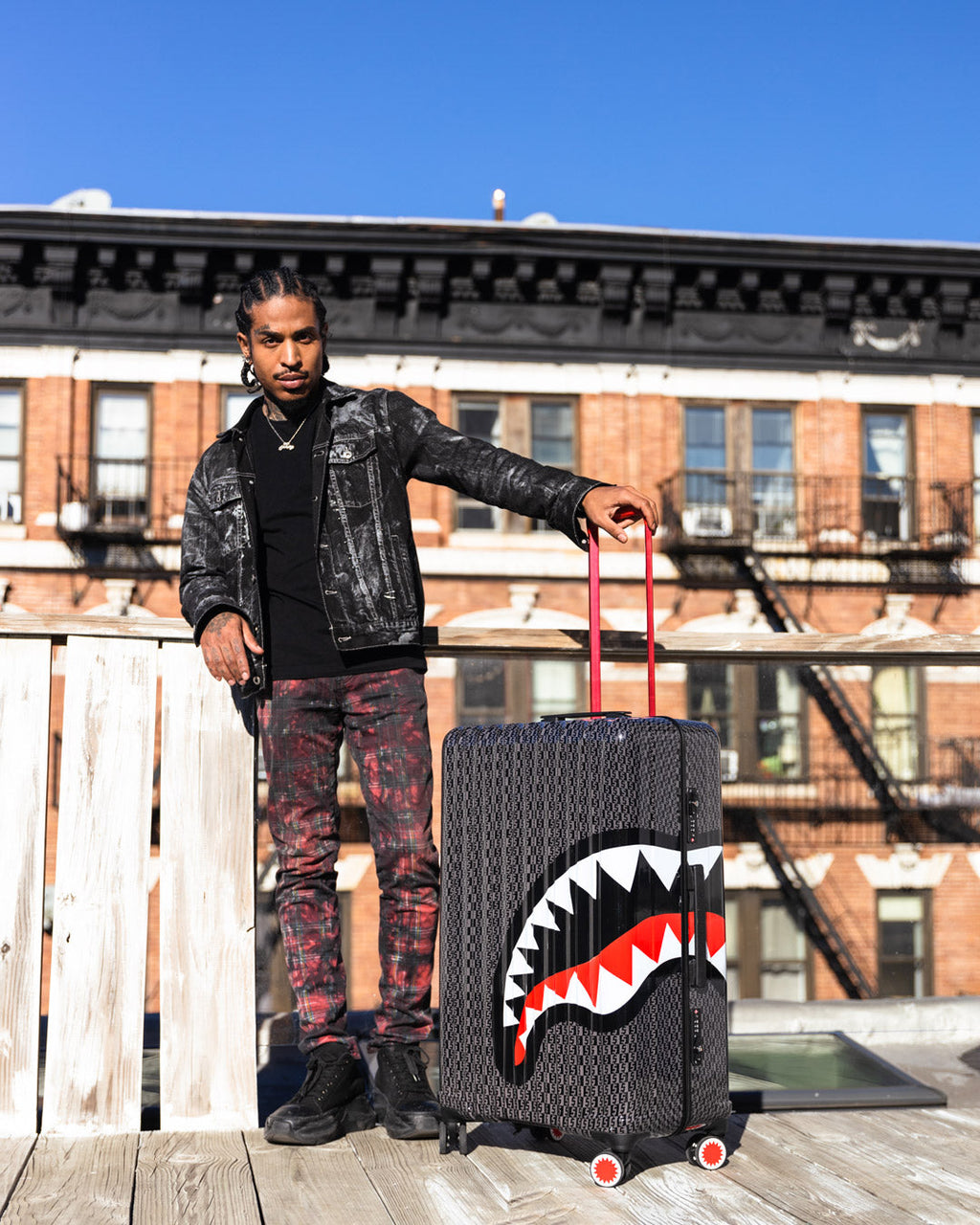 SPRAYGATTI REVV SHARKNAUTICS HARDSHELL FULL-SIZE LUGGAGE