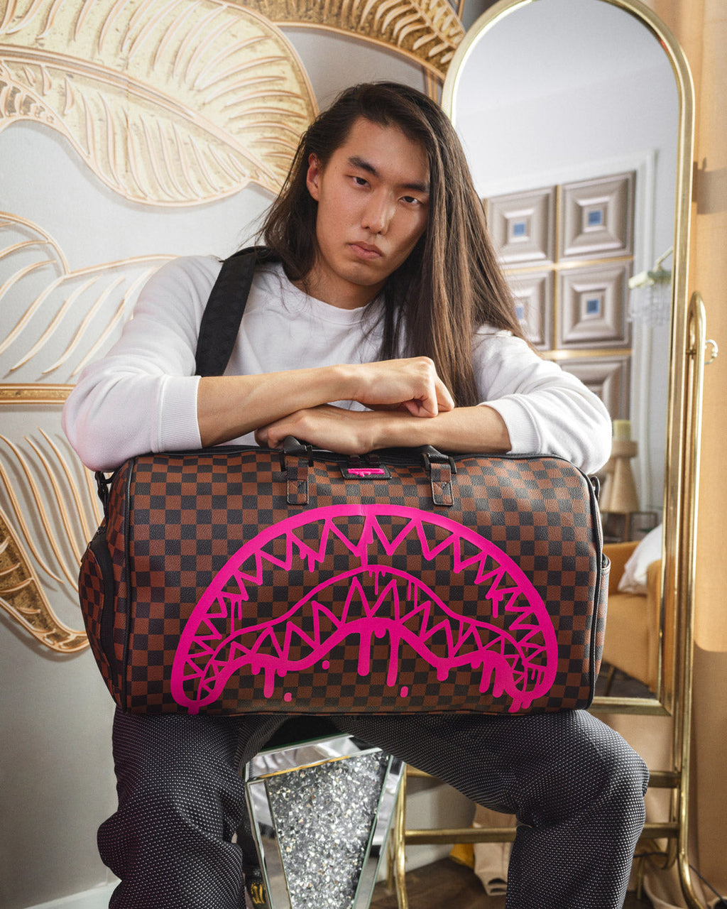 THE ARTISTS TOUCH DUFFLE