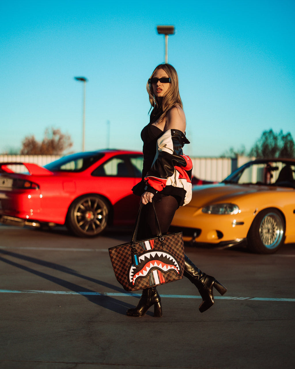 SHARKS IN PARIS GT TOTE