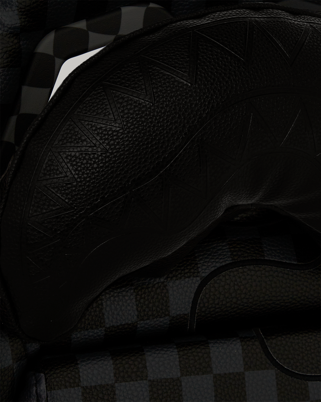 SPEED SHARK SIDE SWIPE GAMING CHAIR