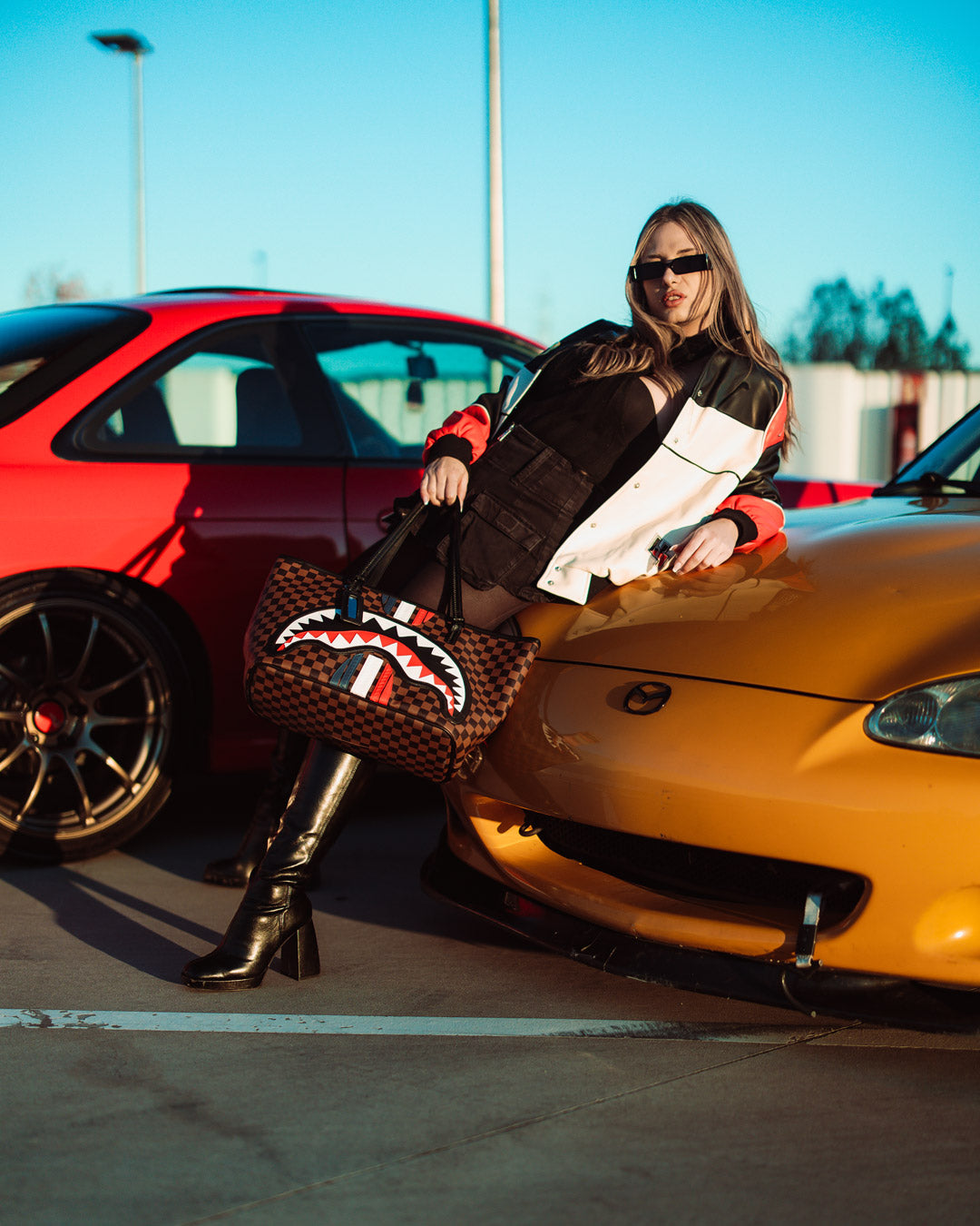 SHARKS IN PARIS GT TOTE