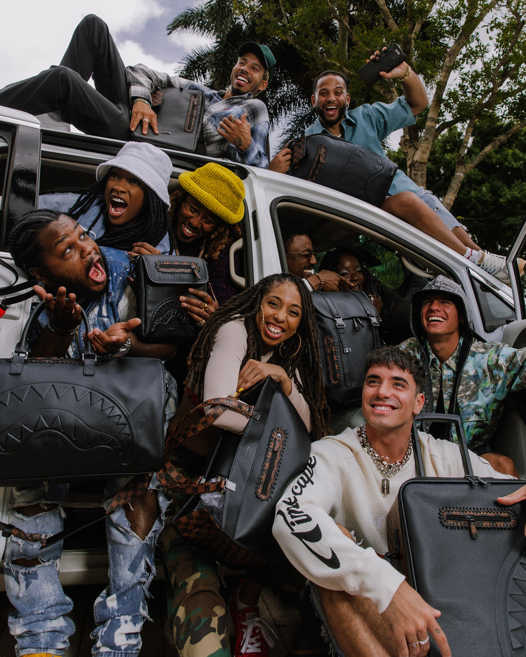 CHECKPOINT ROYALE MESSENGER SLING