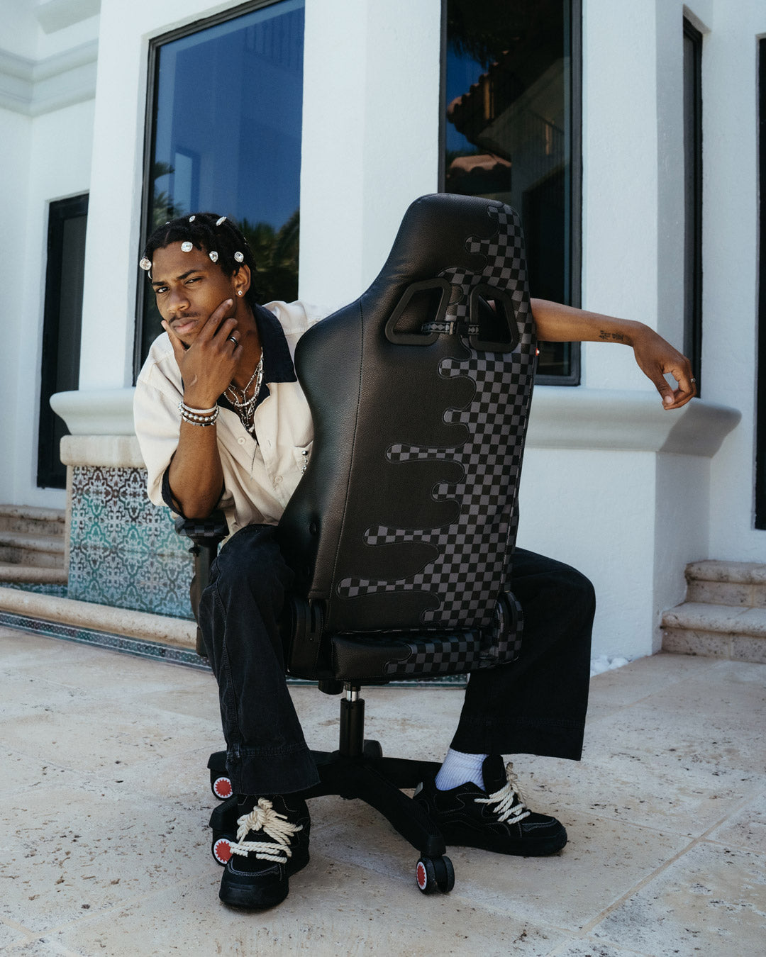 SPEED SHARK SIDE SWIPE GAMING CHAIR